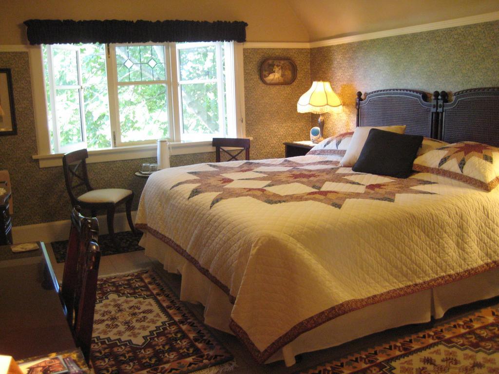 Point Grey Guest House Ванкувер Екстер'єр фото