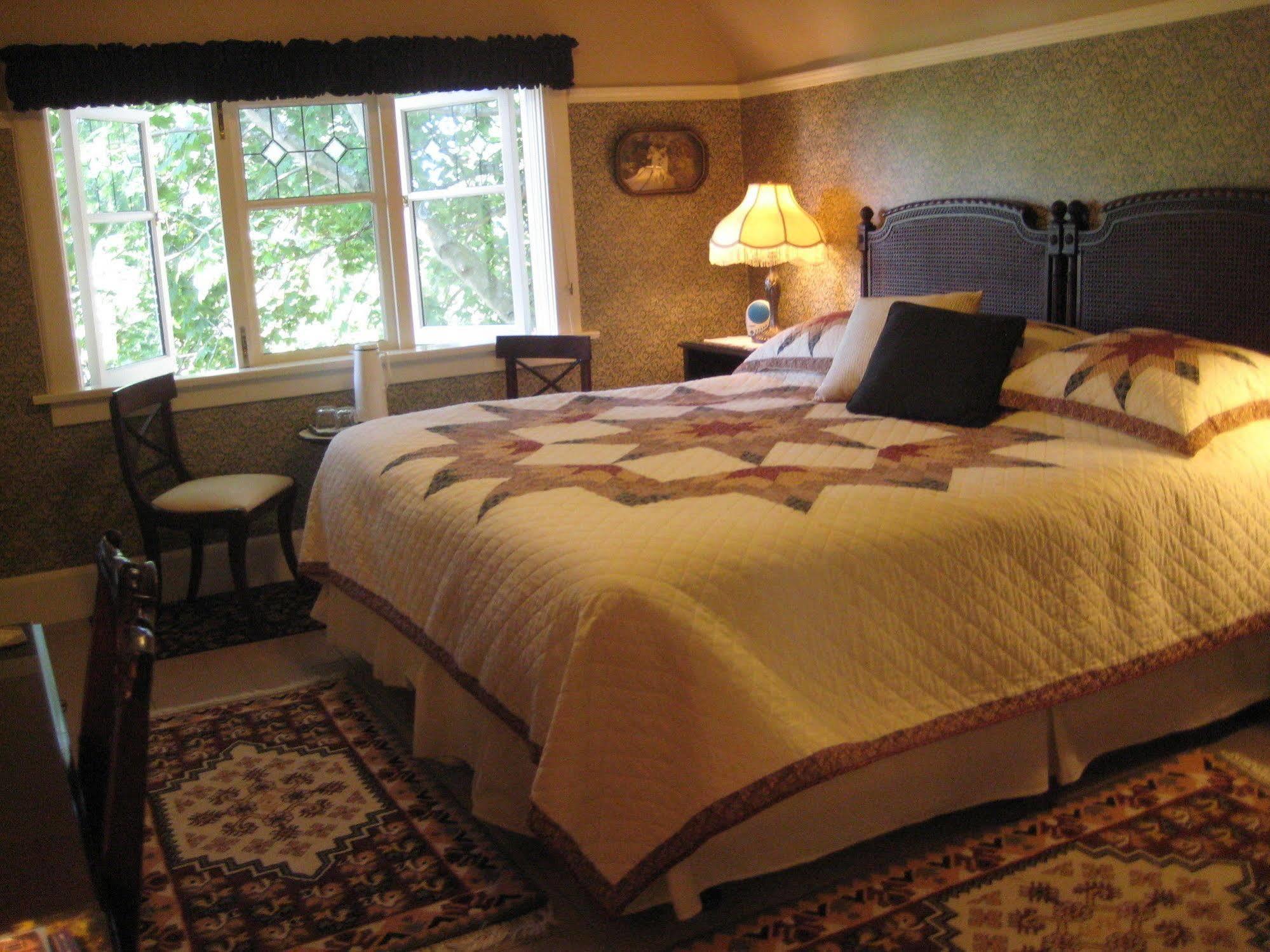 Point Grey Guest House Ванкувер Екстер'єр фото